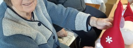 Dielnička v mesiaci október, odovzdanie darčekov od detí - 244776813_1565985610432384_5532695389222374554_n