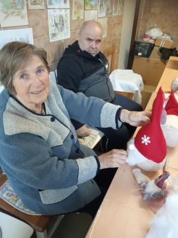 Dielnička v mesiaci október, odovzdanie darčekov od detí 